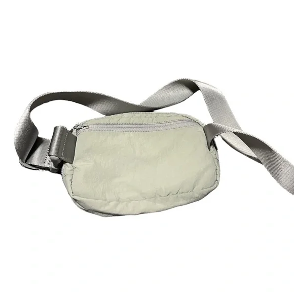 Lululemon everywhere 1L belt bag - Picture 2 of 3